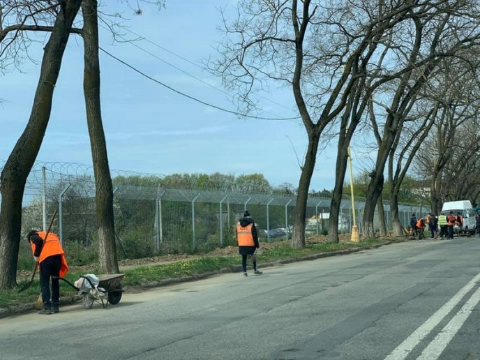В Ужгороді готуються до візиту Зеленського: місто поспіхом приводять до ладу, – соцмережі – 03