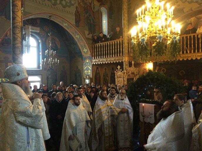 У третій день Різдва владика Феодор відправив Літургію у Ракошинському монастирі – 05