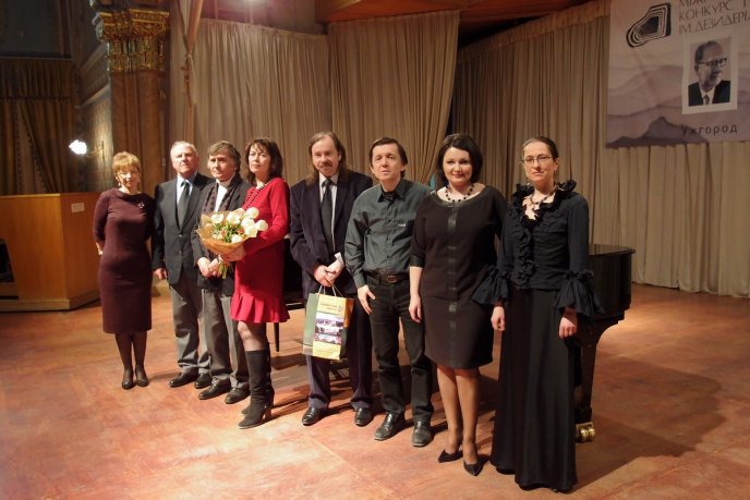 У Закарпатській філармонії визначили переможців відкритого конкурсу піаністів імені Дезидерія Задора – 13