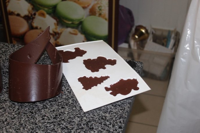 Ужгородський кондитер зробив шоколадну ялинку (ФОТО) – 01 Ужгородський кондитер зробив шоколадну ялинку (ФОТО) – 01