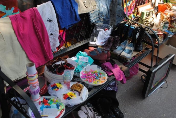 В Ужгороді проходить благодійна "Міська барахолка" – 13