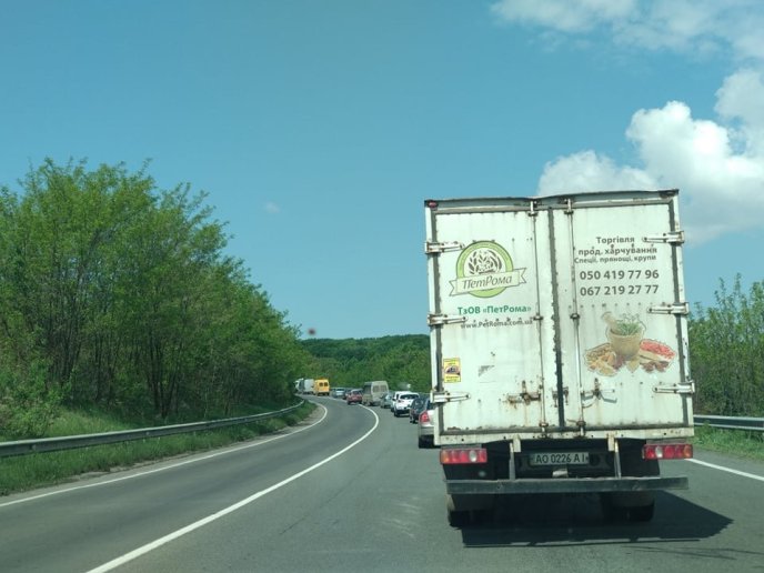 На трасі Київ-Чоп утворилися кілометрові затори – 04