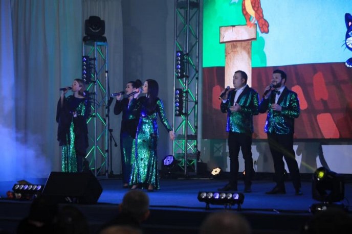 У Мукачеві відбувся творчий вечір відомого композитора і співака – 03