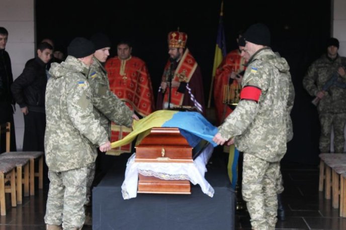 Ужгородці прощаються із загиблим бійцем 128-ої бригади Давидом Гамсахурдією – 06