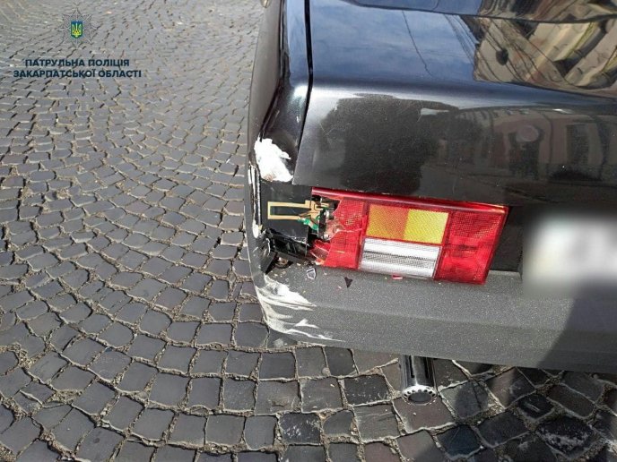 На вулиці Ілони Зріні у Мукачеві збились дві автівки – 01
