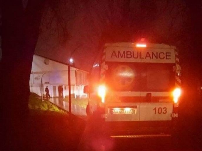 В одному з парків Мукачева знайшли чоловіка у безпорадному стані – 01