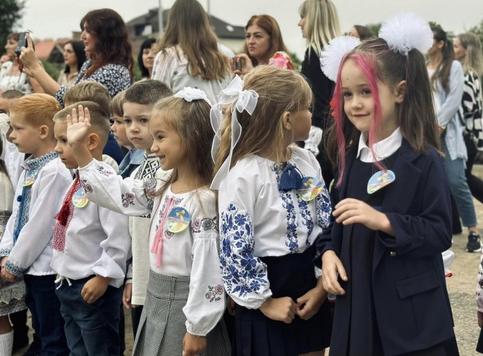 У школах Мукачева пролунав перший дзвоник – 02