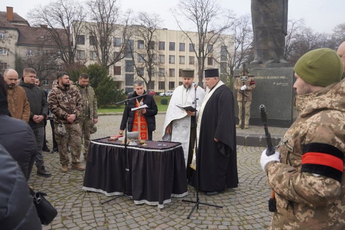 До останнього залишався вірним військовій присязі: в обласному центрі прощалися із Героєм – 06 До останнього залишався вірним військовій присязі: в обласному центрі прощалися із Героєм – 06