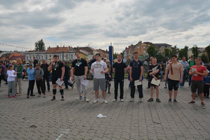 В Ужгороді змагались найсильніші юнаки Закарпаття – 24