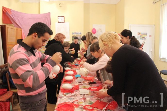 У Мукачеві діти власноруч робили валентинки військовим – 01