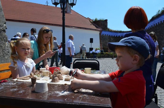Головні святкування 1120-річчя Мукачева проходять у замку "Паланок" – 02