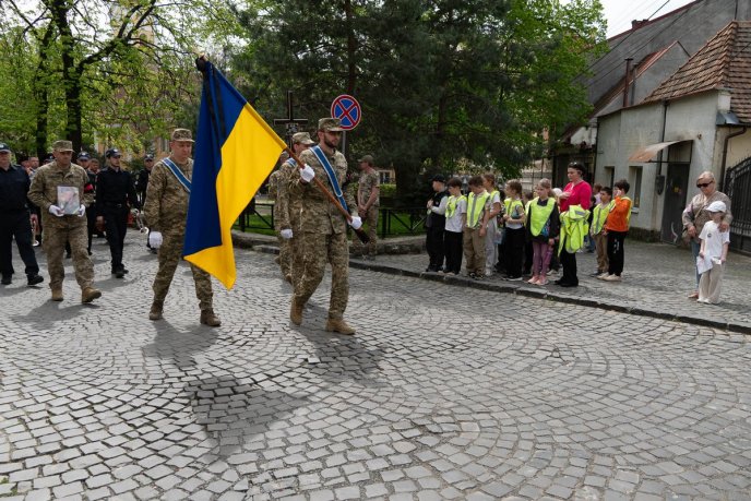 В Ужгороді попрощались із полеглим військовим – 06
