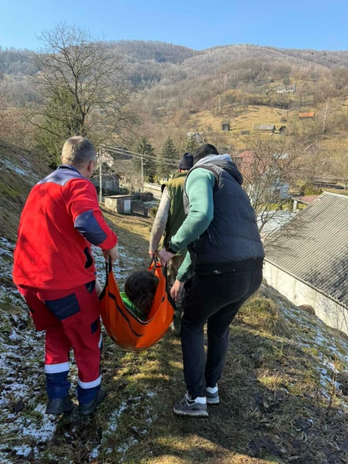 Екстрена допомога не має часу на гірську романтику / фото: «103 Закарпаття»