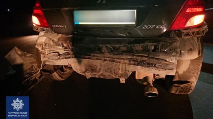 У Мукачеві Skoda врізалась у Peugeot: винуватець ДТП втік – 02 У Мукачеві Skoda врізалась у Peugeot: винуватець ДТП втік – 02