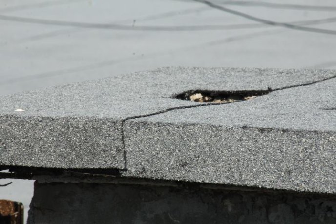 В Мукачеві на семи багатоповерхівках ремонтують дах – 07