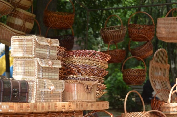 Мед в усіх його варіаціях: в Ужгороді офіційно відкрили ярмарок "Медовий спас" – 01