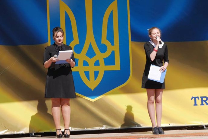 Загальноміський парад випускників відбувся і в Ужгороді – 06