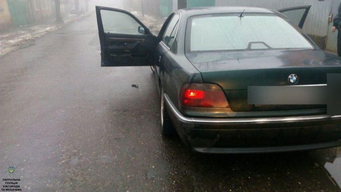 В Ужгороді водій на "BMW" влаштував патрульним ранкову погоню – 03