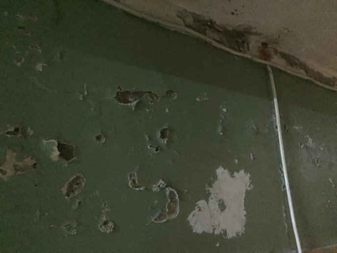 Інтернет-мережу шокували коридори Ужгородської міської поліклініки – 03 Інтернет-мережу шокували коридори Ужгородської міської поліклініки – 03