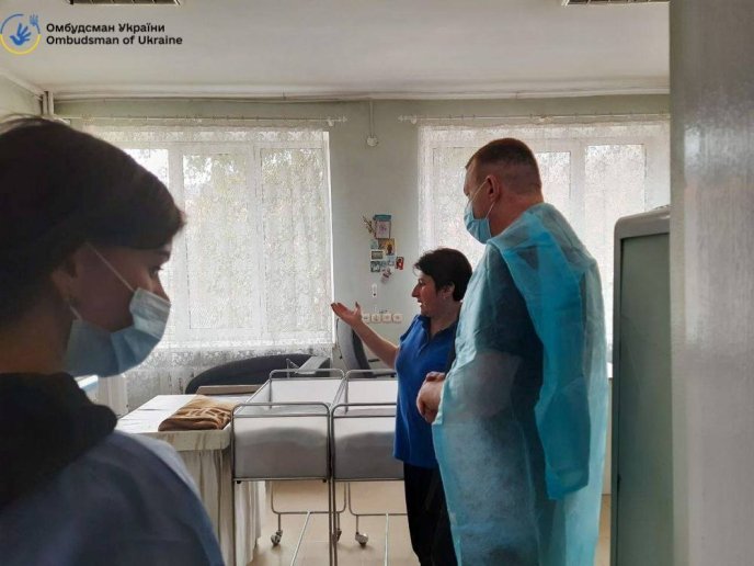 У лікарні на Закарпатті виявили критичні порушення прав людини – 05