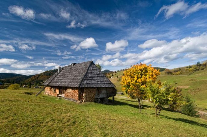 В Ужгороді відкрили фотовиставку, присвячену життю та побуту в Карпатах (ФОТО) – 09
