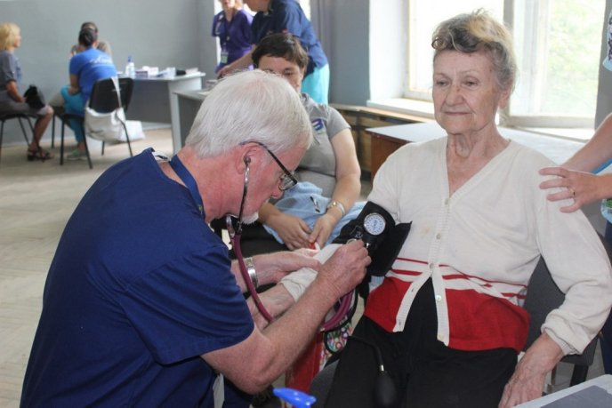 Робити добро – це просто: як лікарі зі США завітали в Мукачево – 02