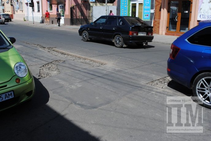 У Мукачеві розпочали ремонтувати вулицю Миру (ФОТО) – 01