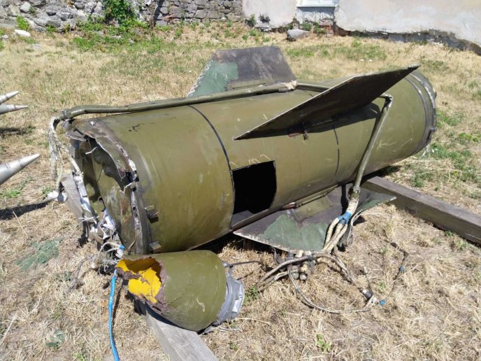 На Закарпаття у музей привезли залишки ракет, якими окупанти били по Україні – 03