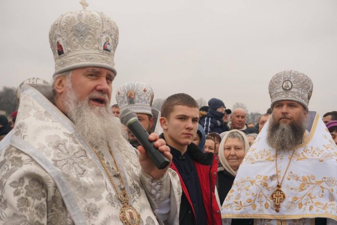 Як у Мукачеві на Водохреща у води Латориці занурювались – 14