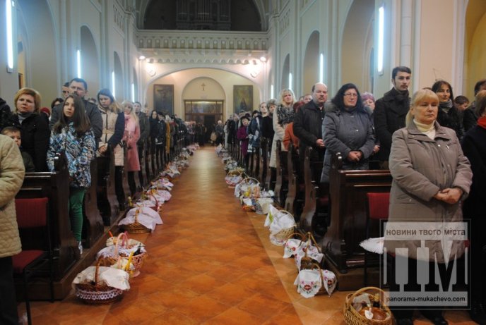 Християни західного обряду Мукачева відзначають Пасху (ФОТОРЕПОРТАЖ) – 02