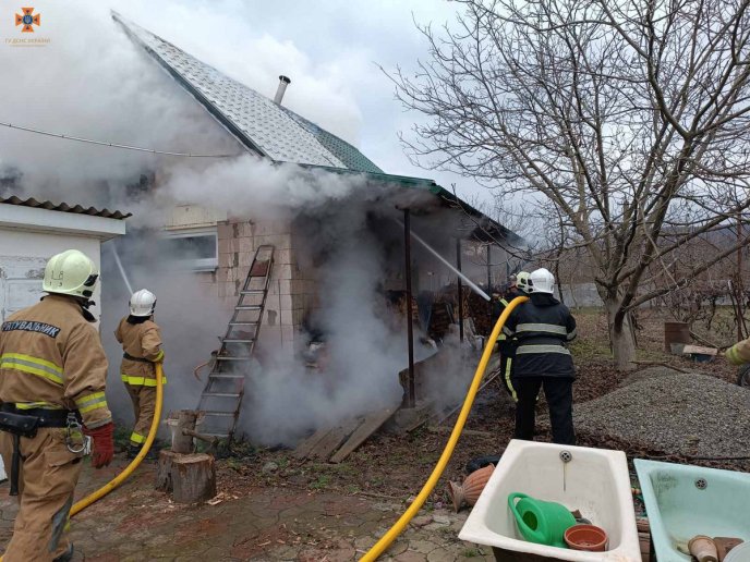 Рятувальники показали наслідки двох пожеж в одній із громад Закарпаття – 02