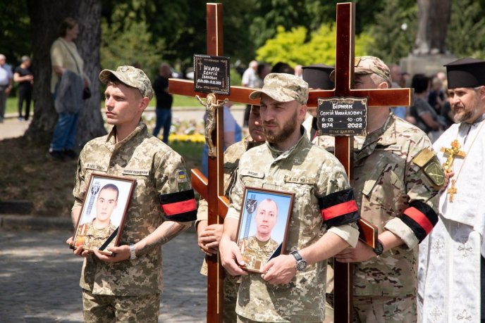 Сьогодні на Закарпатті поховали двох захисників – 01