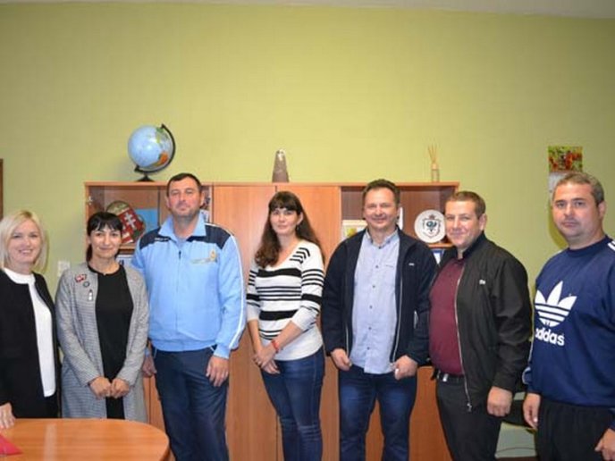 Народний депутат Василь Петьовка привітав працівників освіти Тячівського та Рахівського районів з професійним святом  – 10