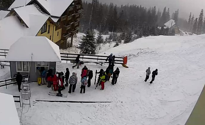 У ніч на Новий рік гори Закарпаття засипало снігом. Сніг продовжує падати – 03