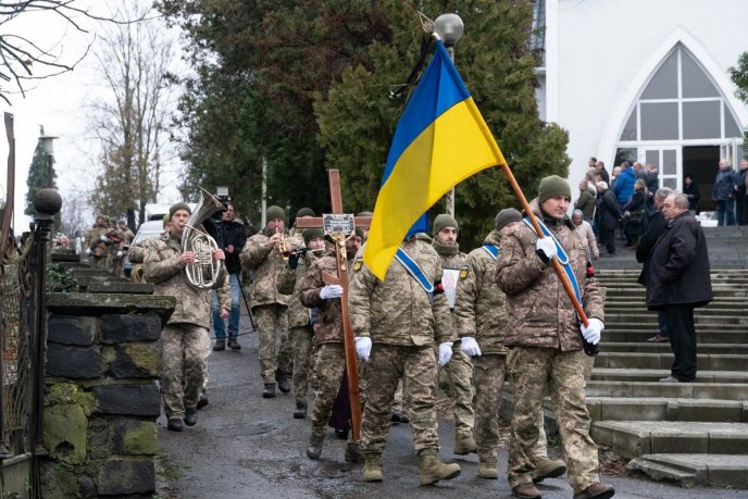 На Закарпатті поховали військового, який з початку війни захищав Україну – 01