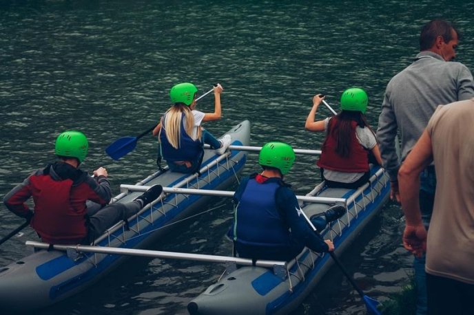 Мукачівські школярі плавали на катамаранах та рятували людей – 03