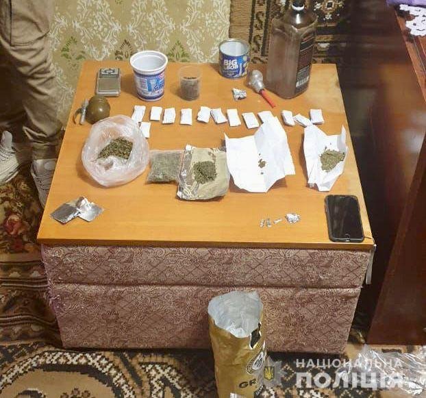 У Мукачеві провели обшуки у трьох фігурантів наркозлочину – 01