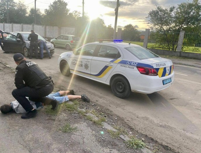 Затримання в Мукачеві: у чому підозрюють чоловіка – 01 Затримання в Мукачеві: у чому підозрюють чоловіка – 01