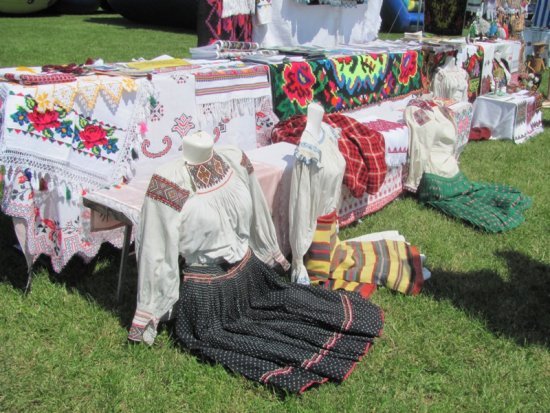 На Рахівщині румуни провели фестиваль народного мистецтва – 01