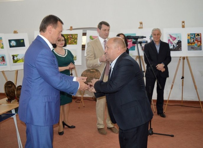 Видавництво «Карпати» отримало гран-прі «Книги-фест – 2017» – 05 Видавництво «Карпати» отримало гран-прі «Книги-фест – 2017» – 05