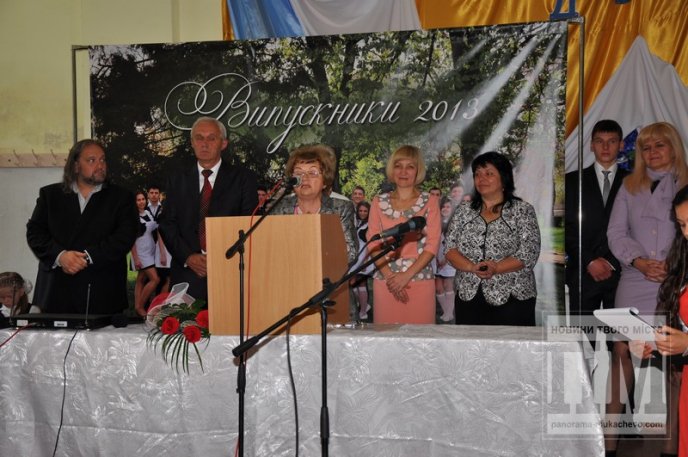 У мукачівській ЗОШ №20 відбулось свято "Останнього дзвоника" (ФОТО) – 14