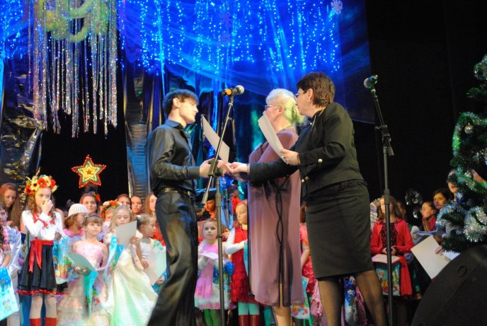 Кращих виконавців естрадної пісні назвали на "Різдвяній зіроньці - 2014" (ФОТО) – 03