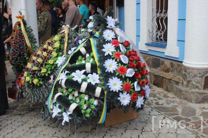 Мукачівці прощаються із загиблим бійцем АТО Олексієм Калабішкою – 02