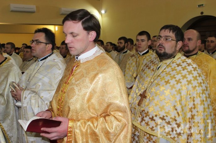 У Мукачеві архієрей з Ватикану освячує греко-католицький храм святих рівноапостольних Кирила та Мефодія – 12