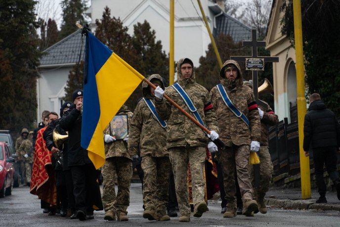 В Ужгороді поховали захисника, який загинув кілька днів тому – 01 В Ужгороді поховали захисника, який загинув кілька днів тому – 01