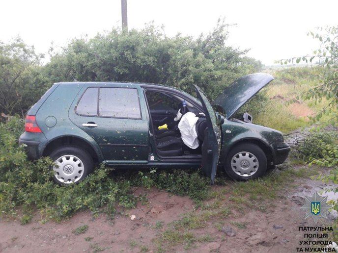 Погоня з пострілами на Ужгородщині: поліція затримала викрадача авто – 03