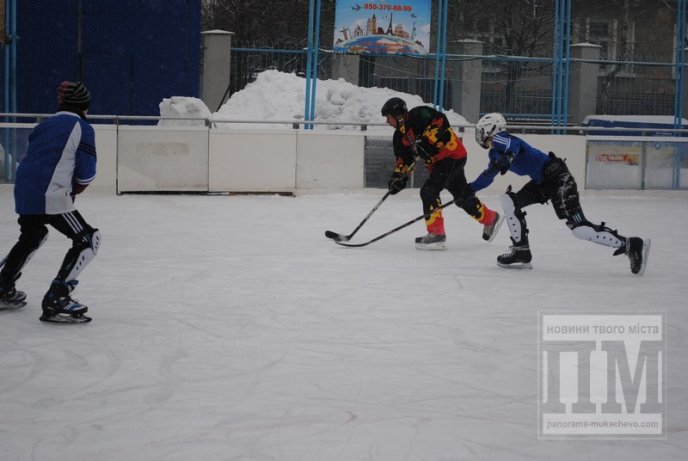 У Мукачеві відбувся відкритий Кубок області з хокею (ФОТО) – 19