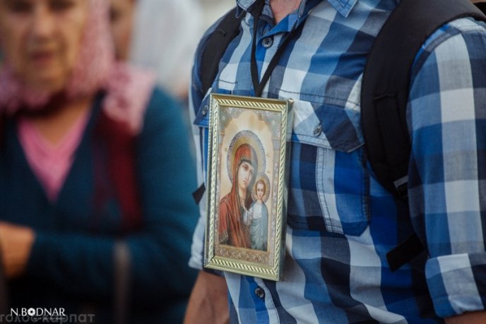 На Закарпатті віряни пройшли 30 кілометрів хресної дороги  – 11