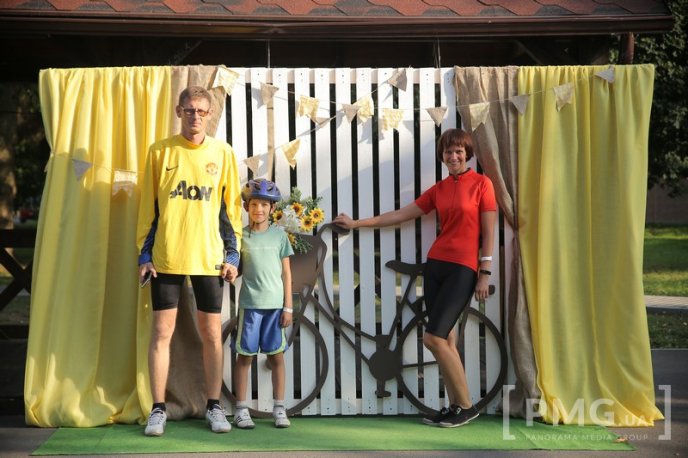 Миттєвості велозаїзду у Мукачеві: фоторепортаж із "Літньої зустрічі цімборів" – 08