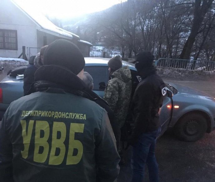 Спецпризначенці затримали жінку: оприлюднено фото – 01 Спецпризначенці затримали жінку: оприлюднено фото – 01